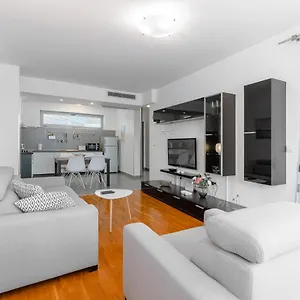  Apartment App 2
